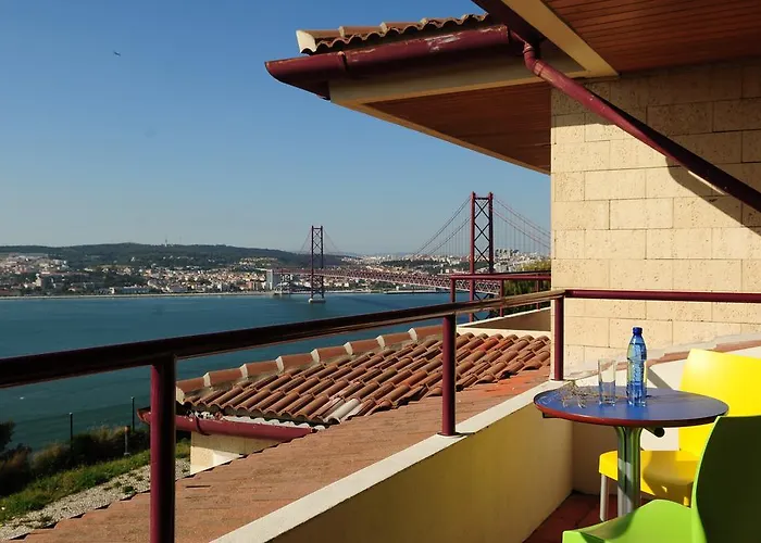 Hi - De Juventude Almada