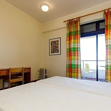 Hi - De Juventude Hostel Almada