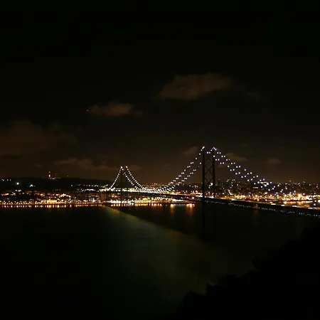 Albergue Hi - De Juventude Almada