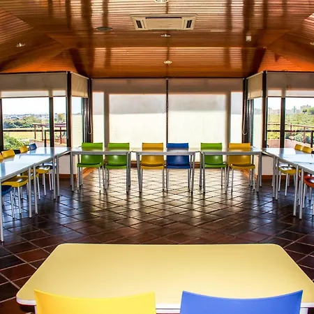 Hi - De Juventude Hostel Almada