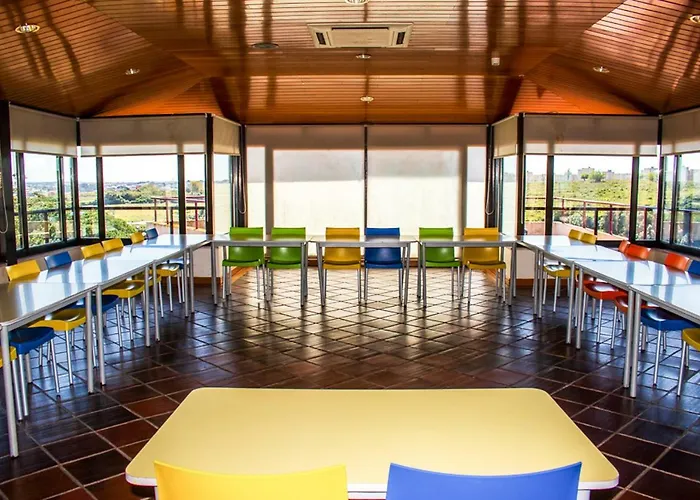 Hi - De Juventude Hostel Almada